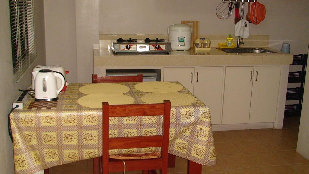 Lyn'S Do Drop Inn Transient House باغيو الغرفة الصورة