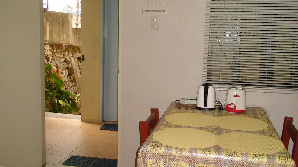 Lyn'S Do Drop Inn Transient House باغيو الغرفة الصورة