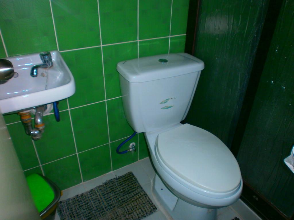 Lyn'S Do Drop Inn Transient House باغيو الغرفة الصورة